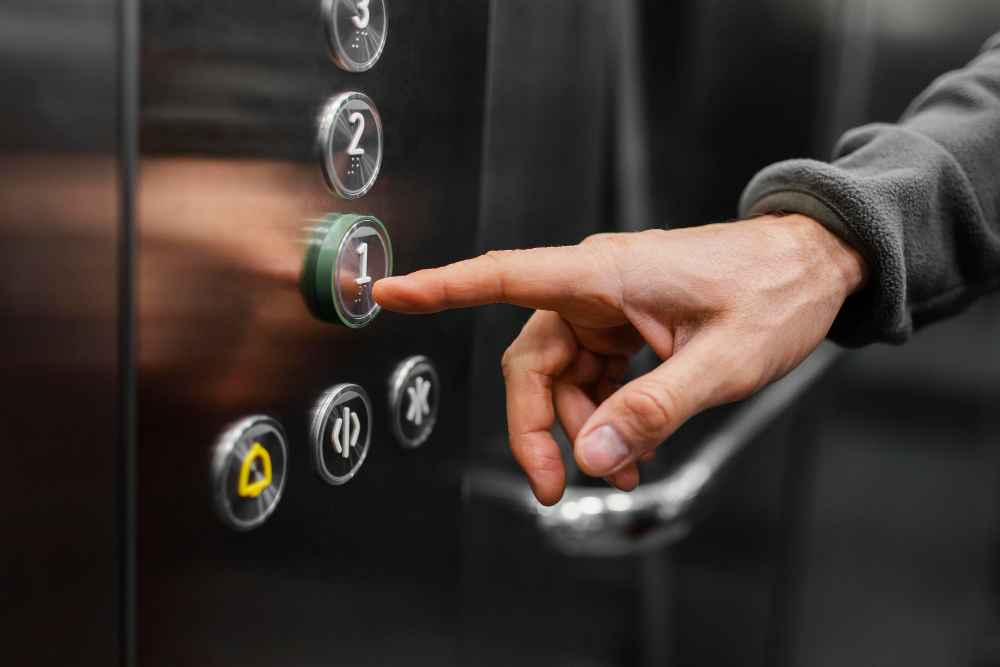 ¿Cuál es la normativa para poner un ascensor en una comunidad?