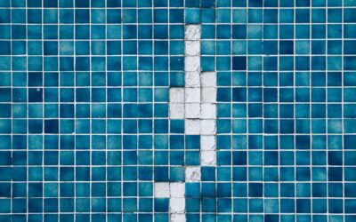 ¿Por qué se caen los azulejos del baño?